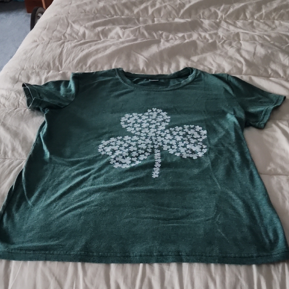 Green Shamrock  T-Shirt
